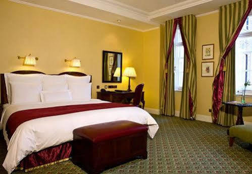 Jmd Residency Guest house