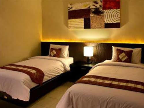 Guest house Jmd Residency