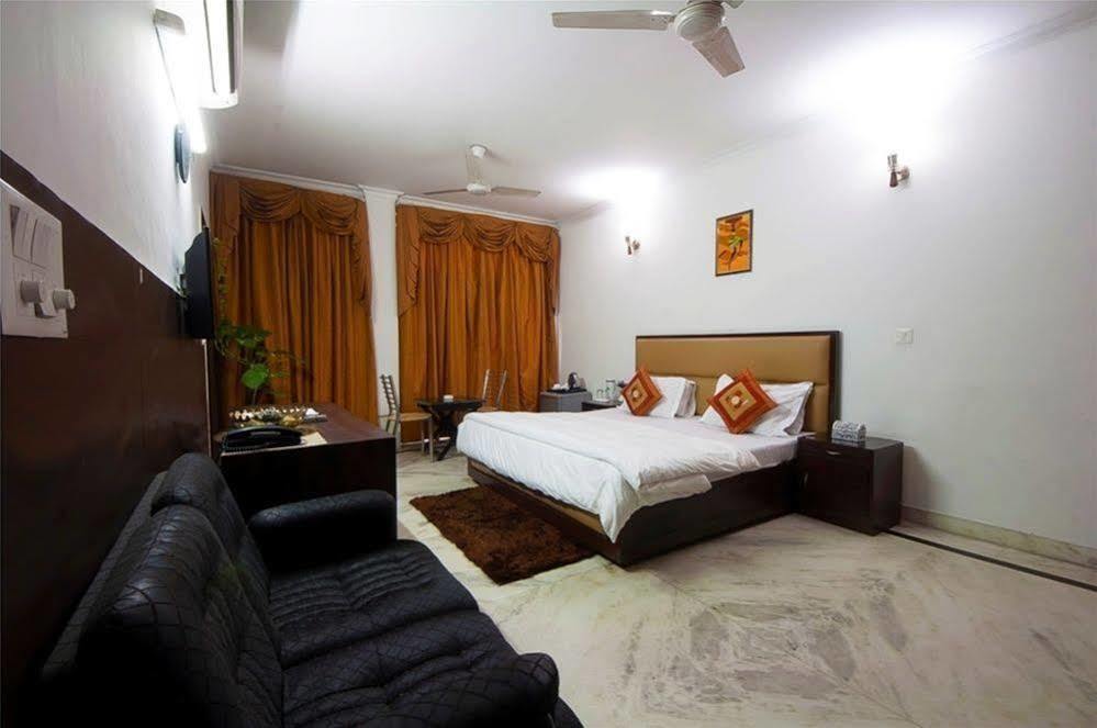 Jmd Residency Guest house